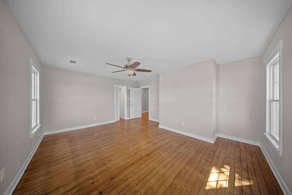 610 N Shawnee Street, Ennis, TX 75119 610 N Shawnee Street, Ennis, TX 75119
