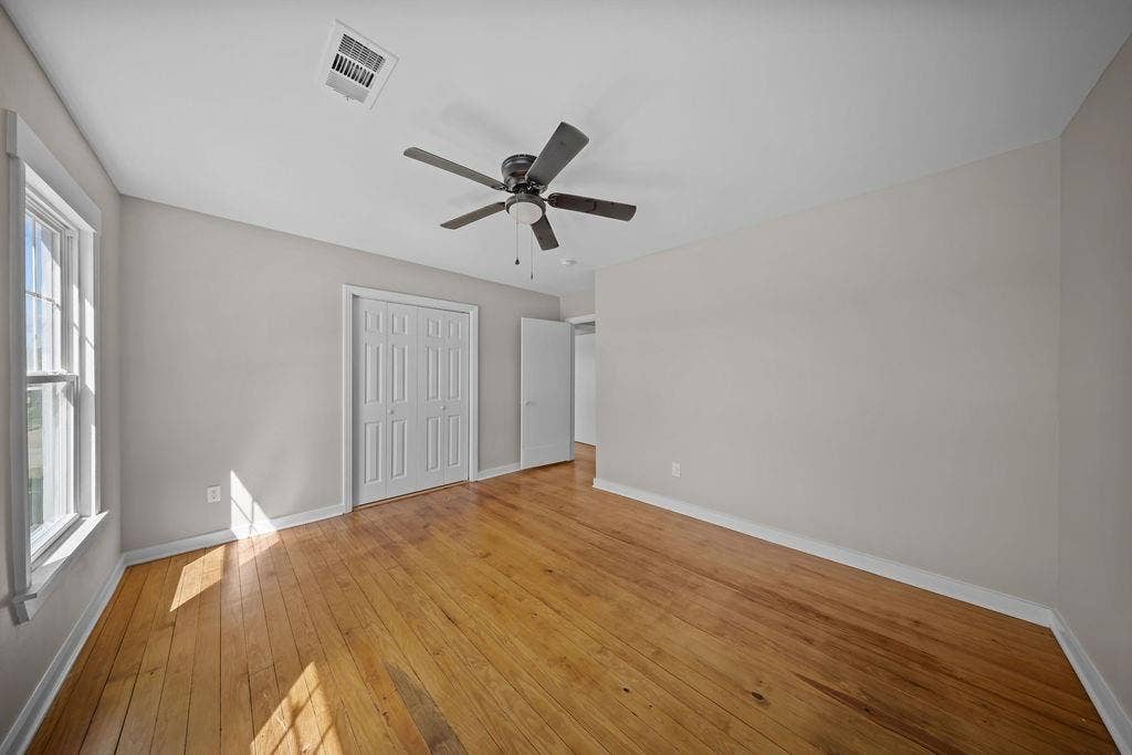 610 N Shawnee Street, Ennis, TX 75119 610 N Shawnee Street, Ennis, TX 75119