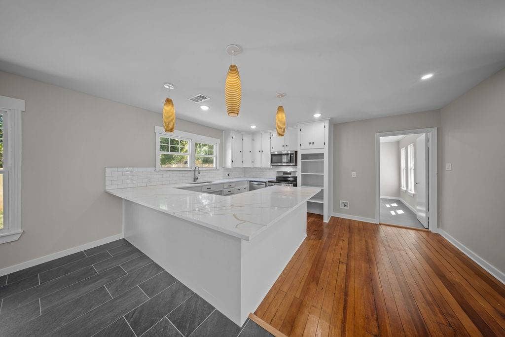 610 N Shawnee Street, Ennis, TX 75119 610 N Shawnee Street, Ennis, TX 75119