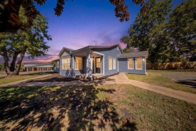 610 N Shawnee Street, Ennis, TX 75119 610 N Shawnee Street, Ennis, TX 75119