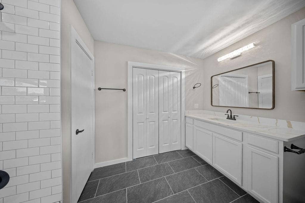 610 N Shawnee Street, Ennis, TX 75119 610 N Shawnee Street, Ennis, TX 75119