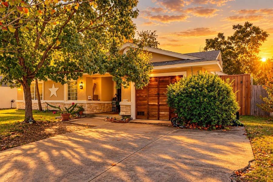 Property photo for 13320 Glenside Drive, Farmers Branch, TX