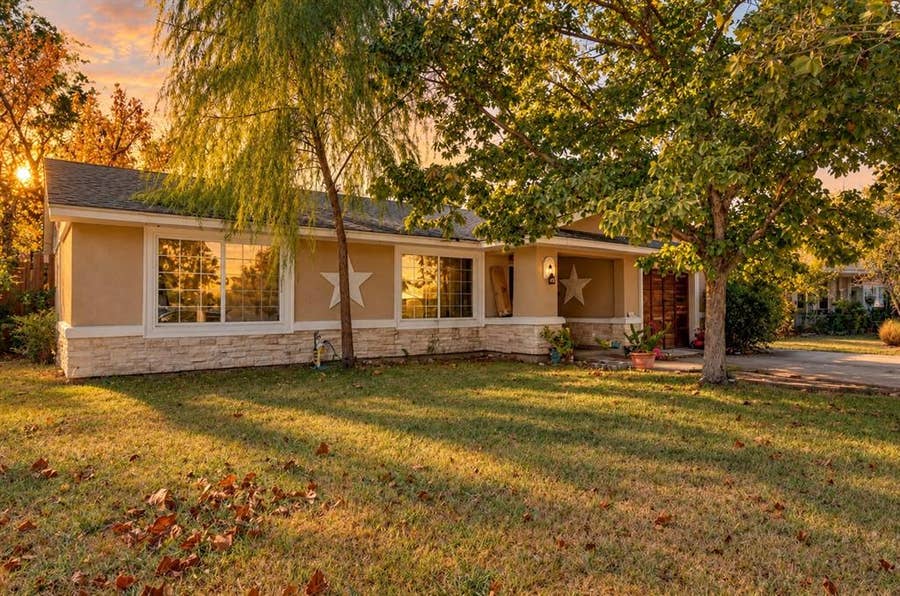 Property photo for 13320 Glenside Drive, Farmers Branch, TX