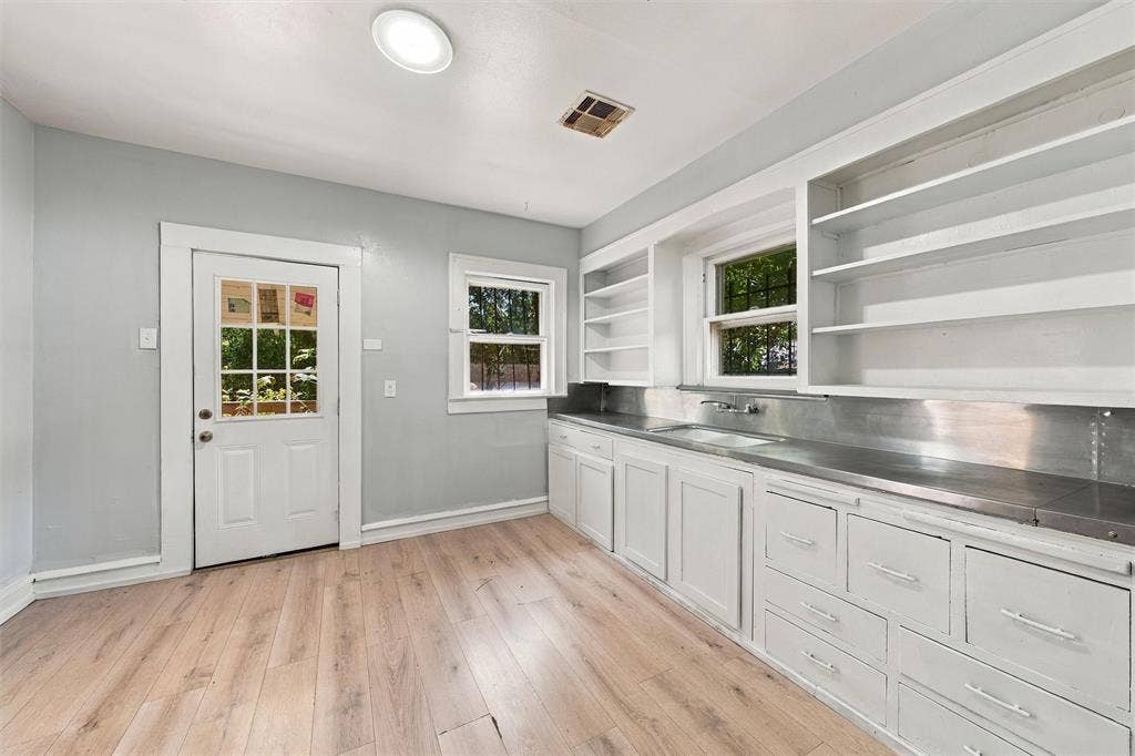 2114 lyle Avenue, Waco, TX 76708 2114 lyle Avenue, Waco, TX 76708