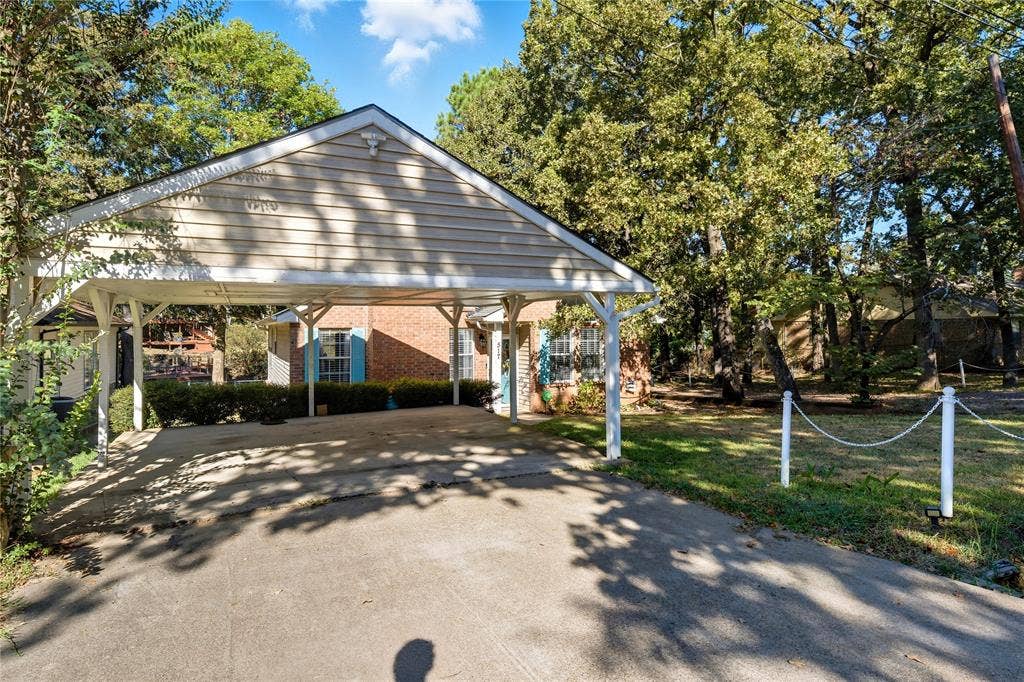 517 Shore Line Drive, Tool, TX 75143 517 Shore Line Drive, Tool, TX 75143
