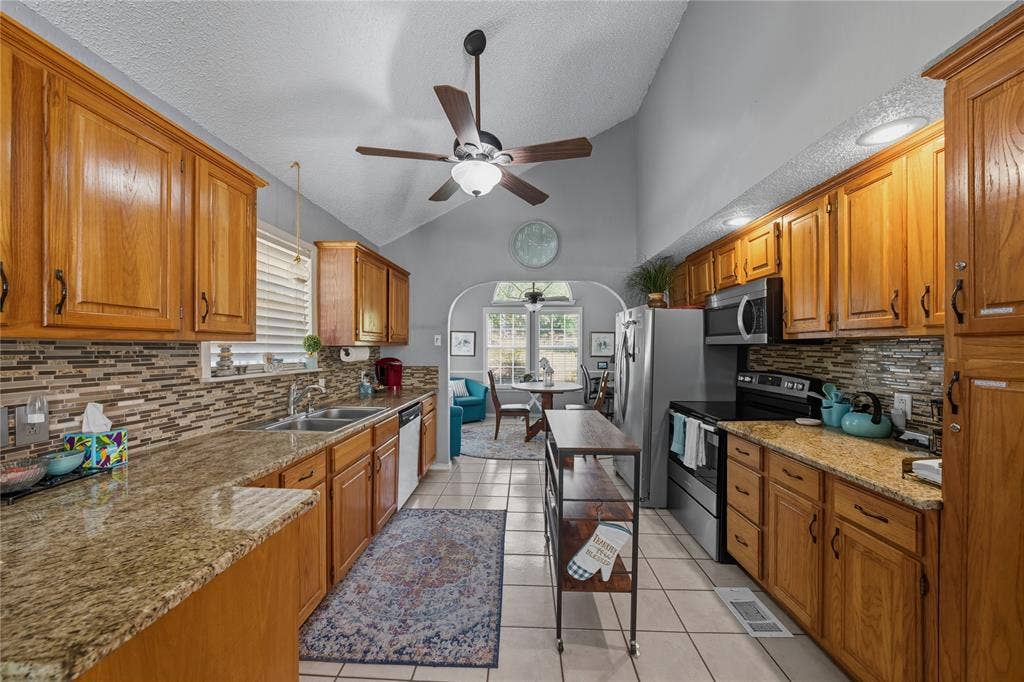 517 Shore Line Drive, Tool, TX 75143 517 Shore Line Drive, Tool, TX 75143