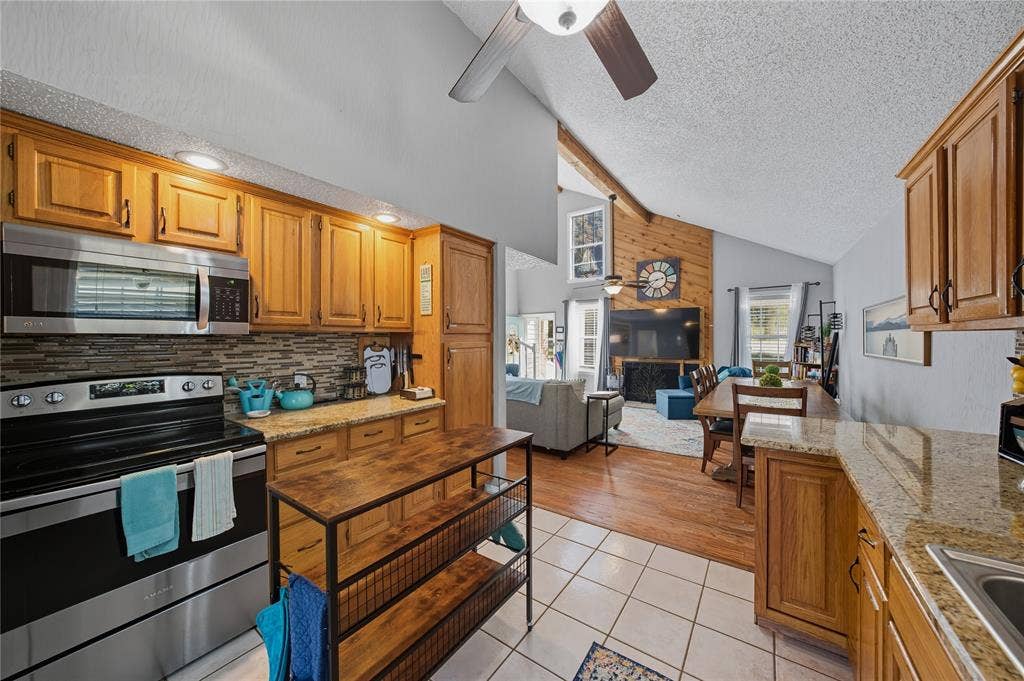 517 Shore Line Drive, Tool, TX 75143 517 Shore Line Drive, Tool, TX 75143