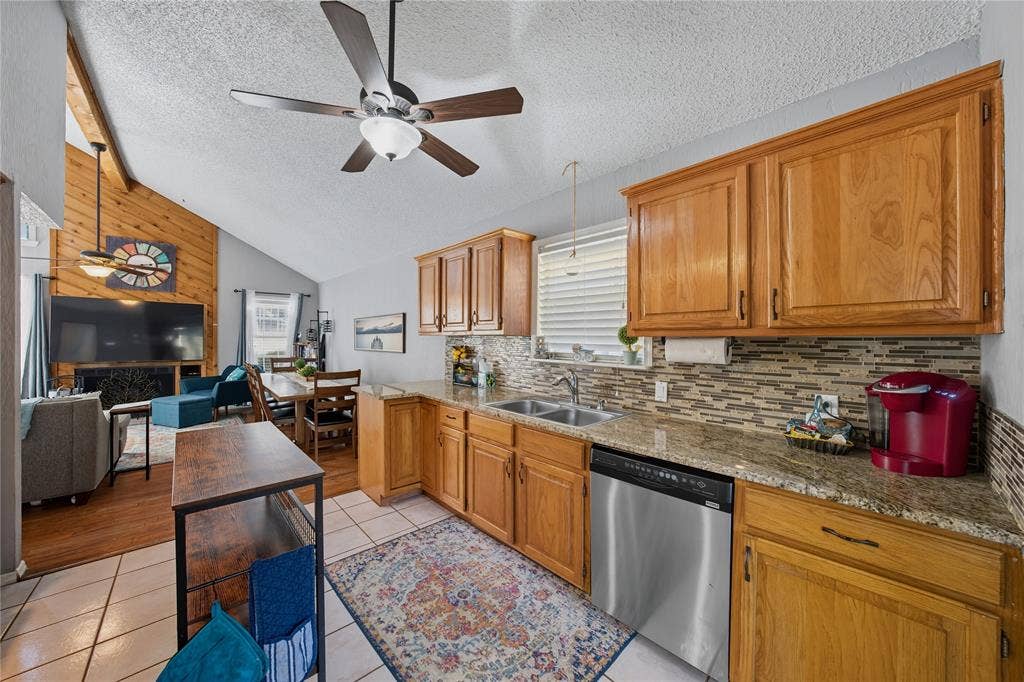 517 Shore Line Drive, Tool, TX 75143 517 Shore Line Drive, Tool, TX 75143