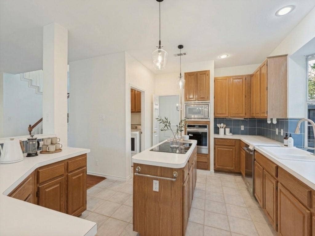 2032 Liverpool Drive, Plano, TX 75025 Kitchen with virtually staged accents