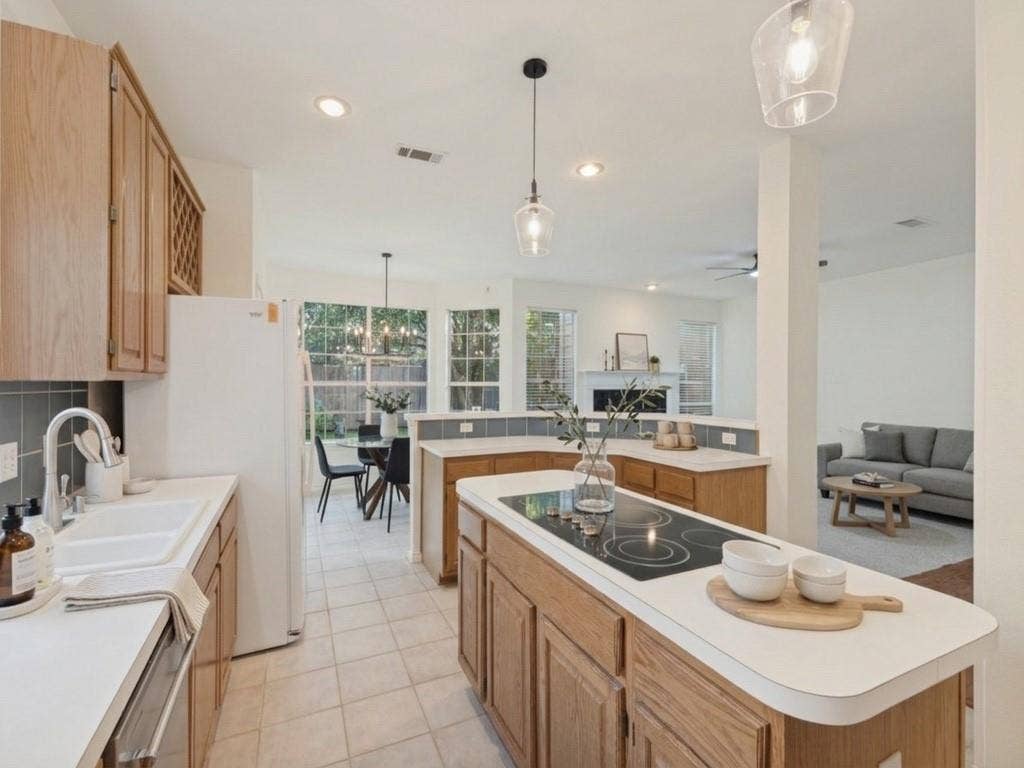 2032 Liverpool Drive, Plano, TX 75025 Kitchen with virtually staged accents