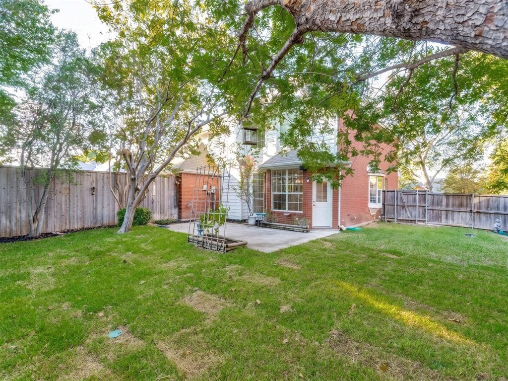2032 Liverpool Drive, Plano, TX 75025 2032 Liverpool Drive, Plano, TX 75025