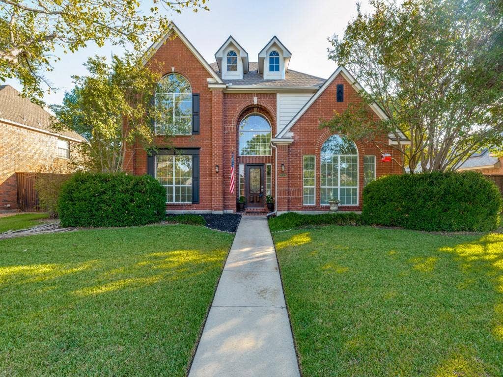 2032 Liverpool Drive, Plano, TX 75025 2032 Liverpool Drive, Plano, TX 75025