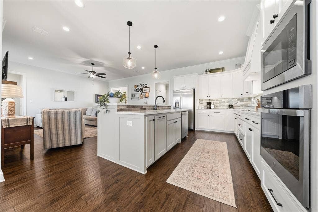 2108 Stinson Court, Lorena, TX 76655 2108 Stinson Court, Lorena, TX 76655