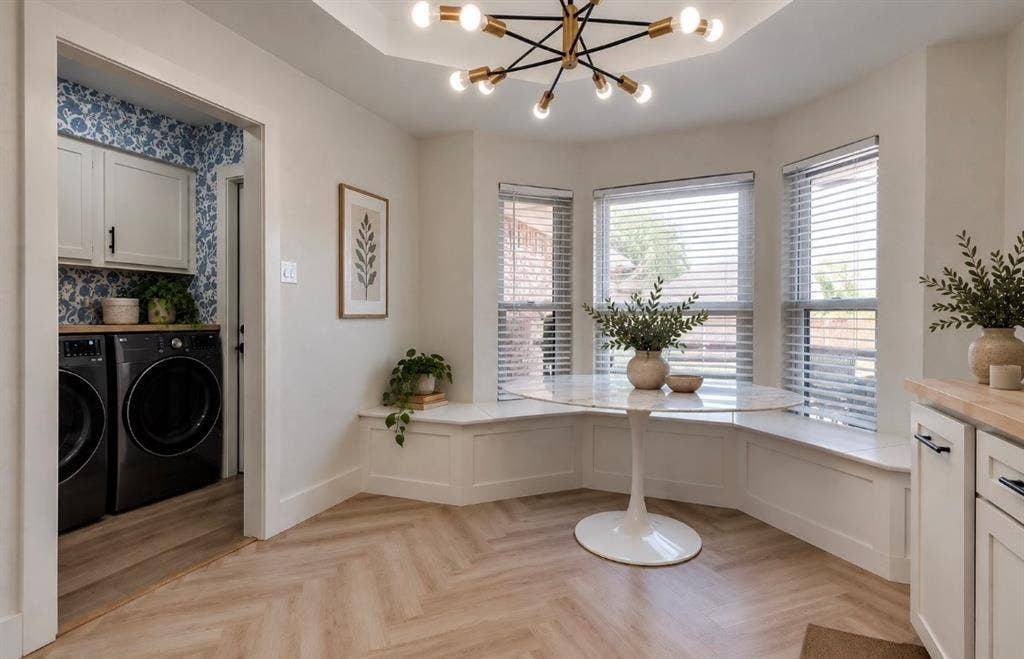 171 Wildwood Drive, DeSoto, TX 75115 Sunlit breakfast nook with bay windows overlooking the pool in backyard