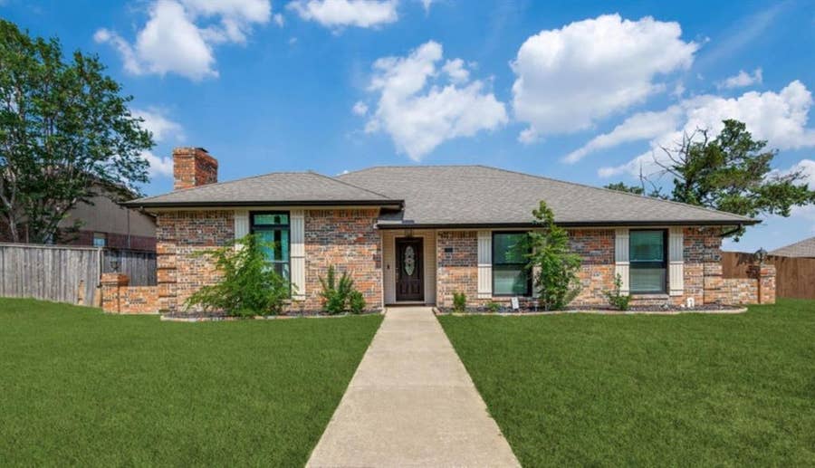 Property photo for 171 Wildwood Drive, DeSoto, TX