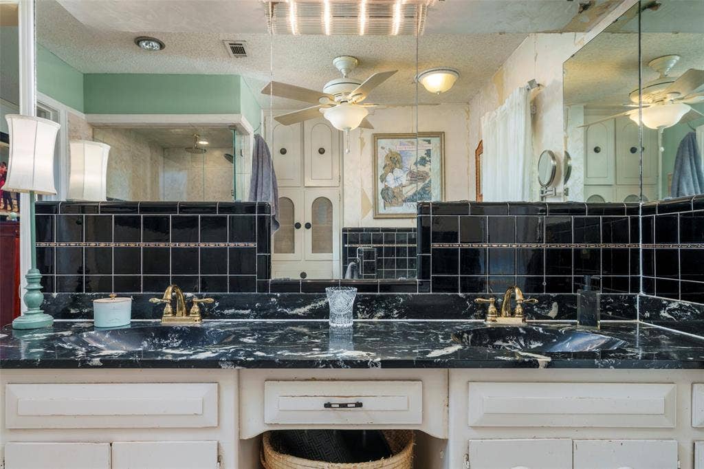 1803 Arrowhead Drive, Pantego, TX 76013