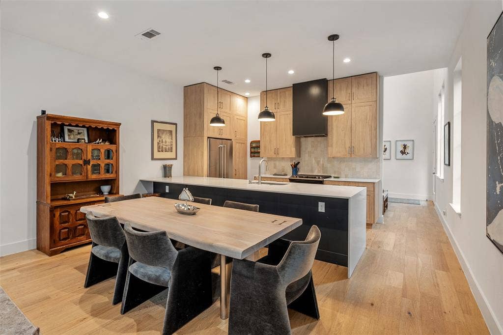 1220 Haines Avenue, Dallas, TX 75208