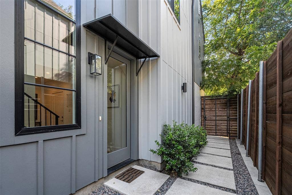 1220 Haines Avenue, Dallas, TX 75208