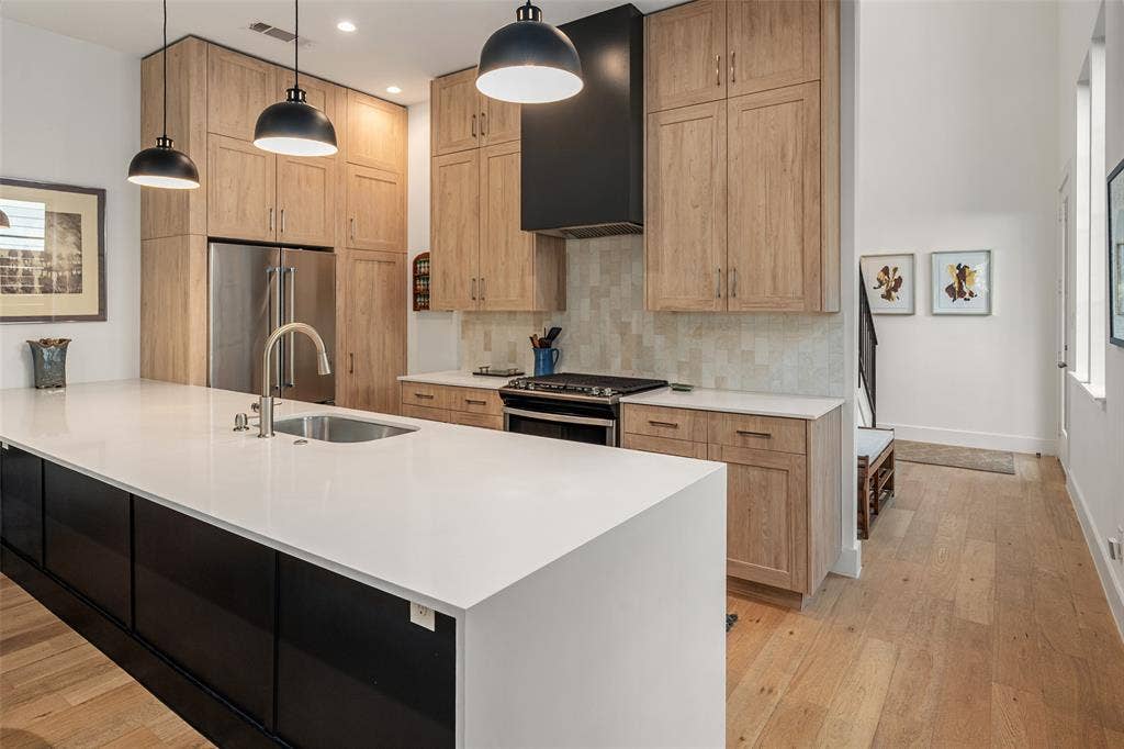 1220 Haines Avenue, Dallas, TX 75208