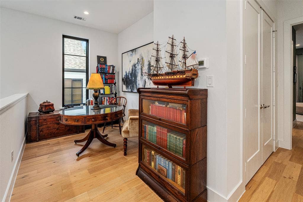 1220 Haines Avenue, Dallas, TX 75208