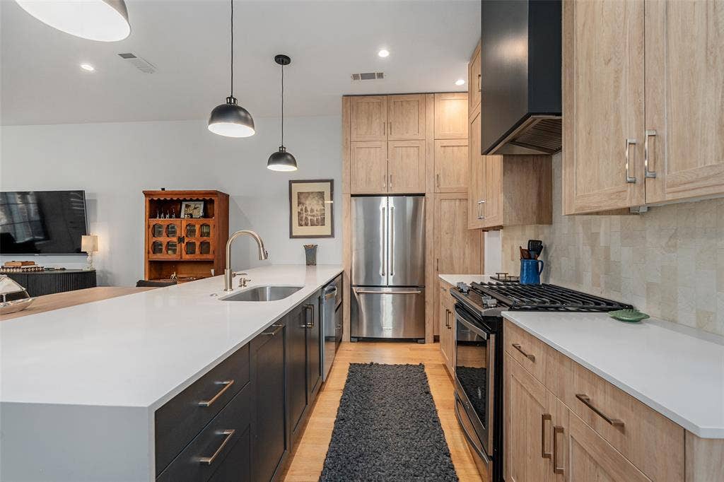 1220 Haines Avenue, Dallas, TX 75208
