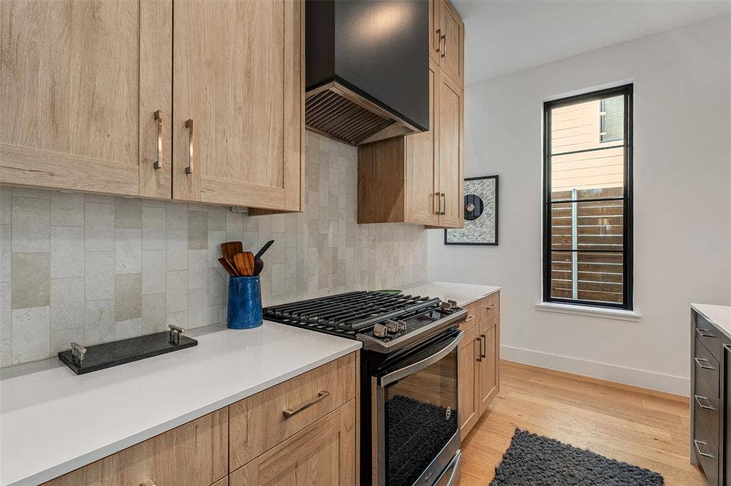 1220 Haines Avenue, Dallas, TX 75208