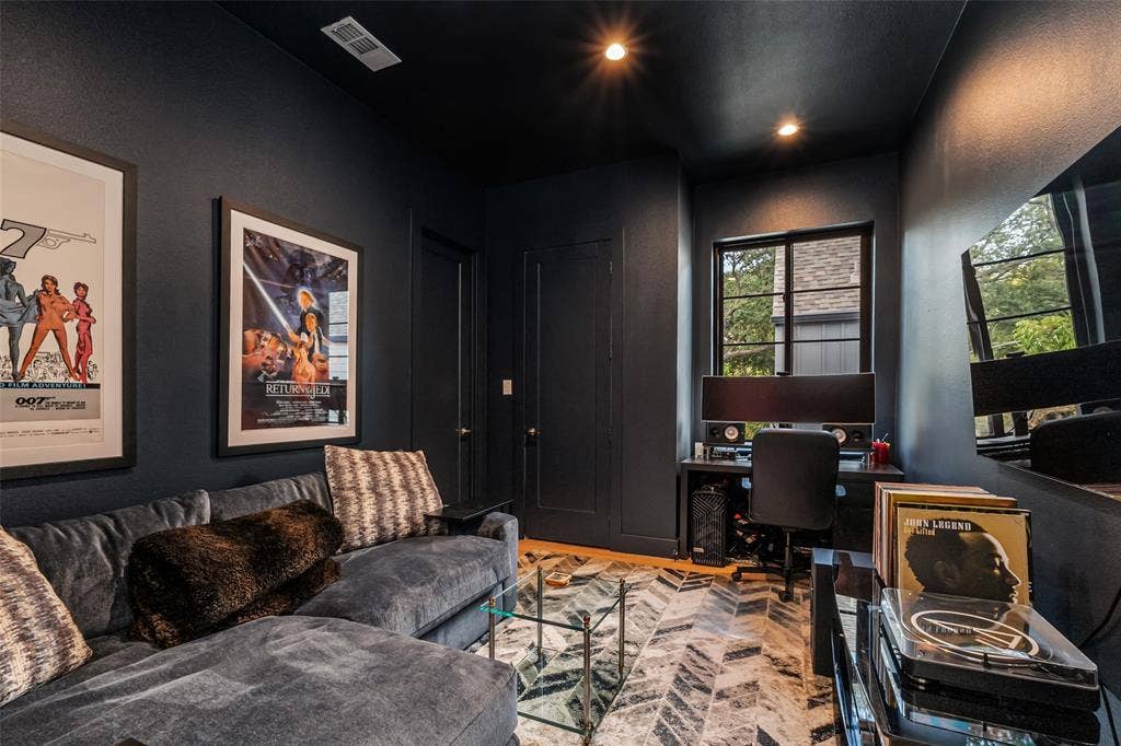 1220 Haines Avenue, Dallas, TX 75208