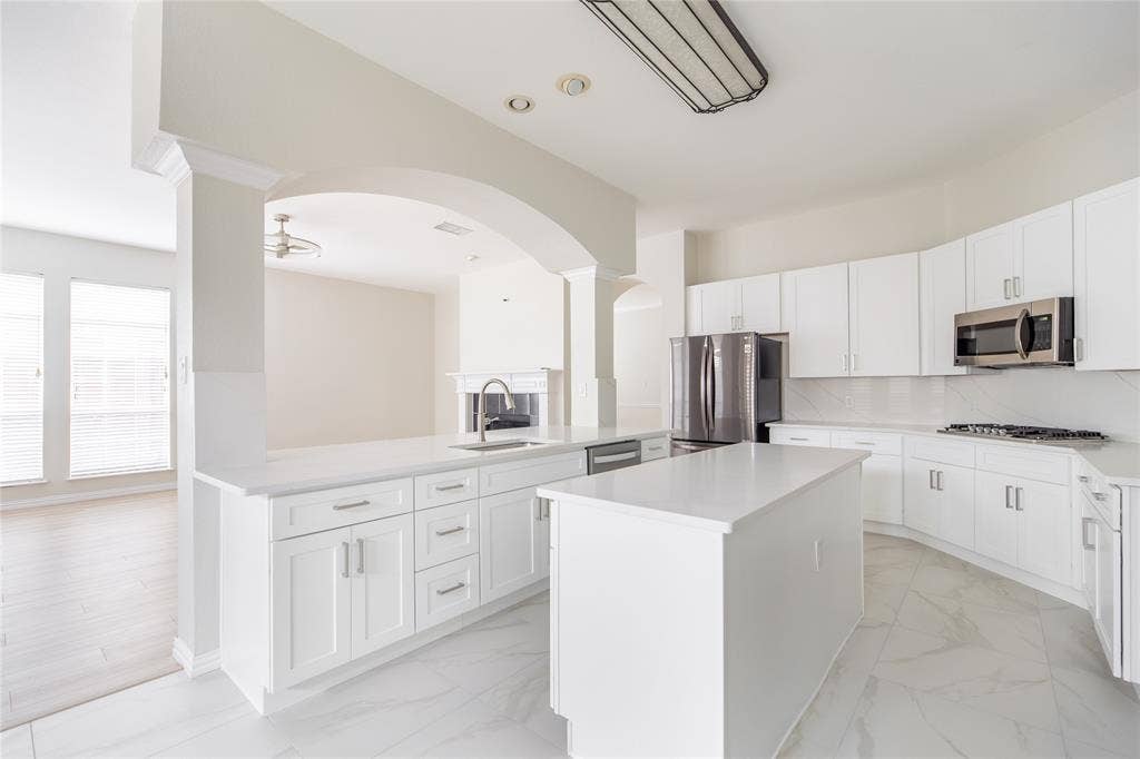 2305 Eldger Drive, Plano, TX 75025 2305 Eldger Drive, Plano, TX 75025