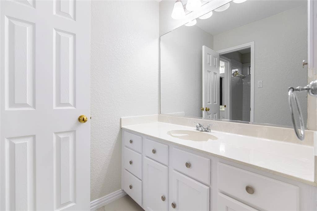 2305 Eldger Drive, Plano, TX 75025 2305 Eldger Drive, Plano, TX 75025