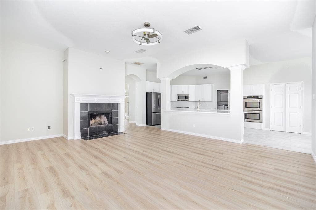 2305 Eldger Drive, Plano, TX 75025 2305 Eldger Drive, Plano, TX 75025