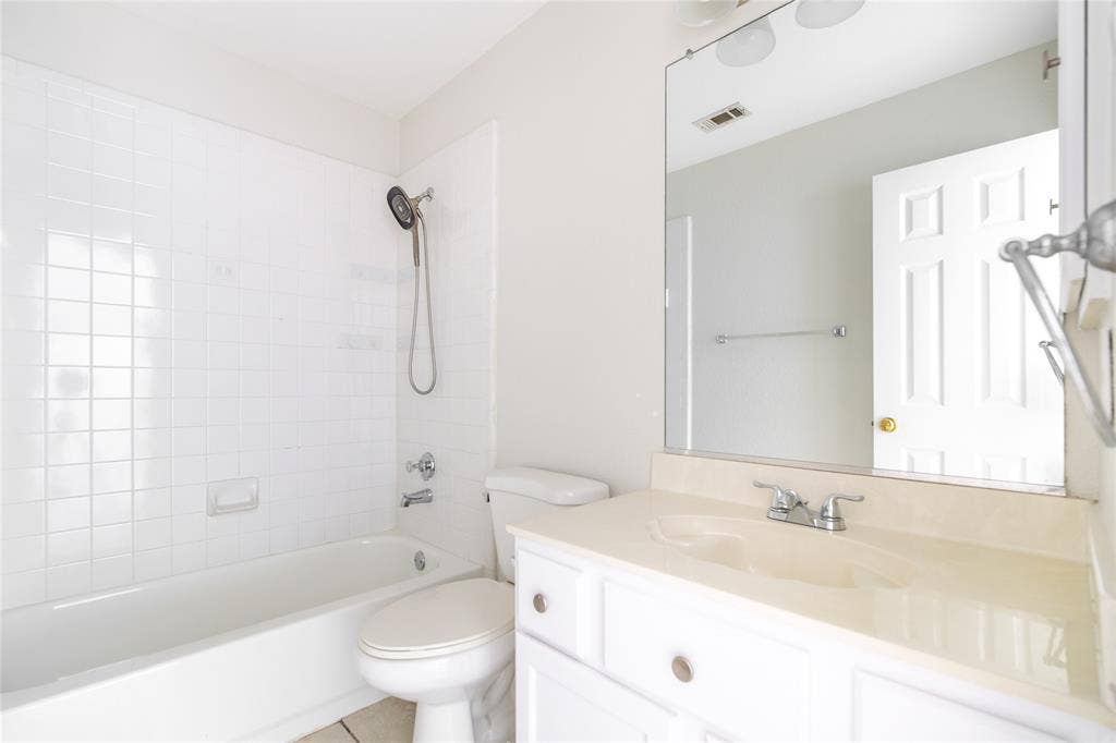 2305 Eldger Drive, Plano, TX 75025 2305 Eldger Drive, Plano, TX 75025