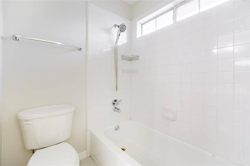 2305 Eldger Drive, Plano, TX 75025 2305 Eldger Drive, Plano, TX 75025