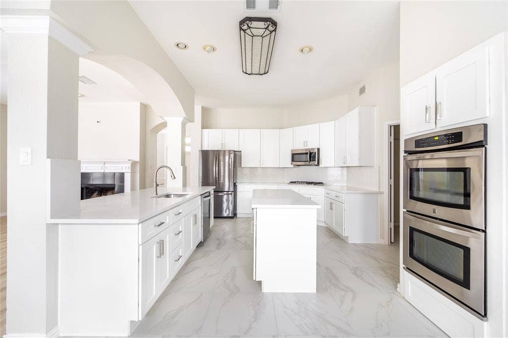 2305 Eldger Drive, Plano, TX 75025 2305 Eldger Drive, Plano, TX 75025