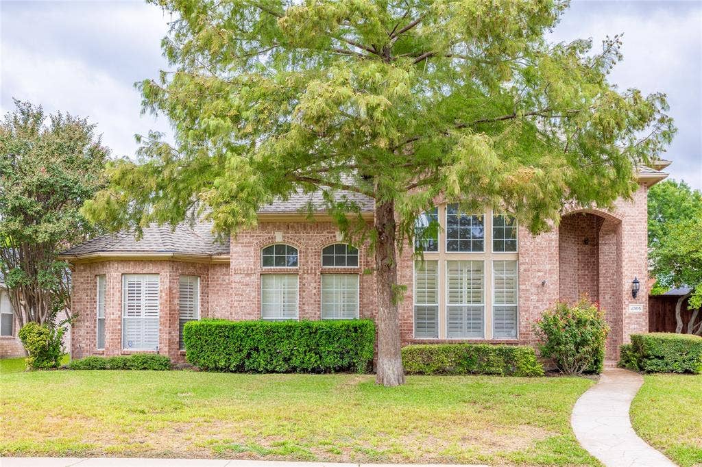 2305 Eldger Drive, Plano, TX 75025 2305 Eldger Drive, Plano, TX 75025