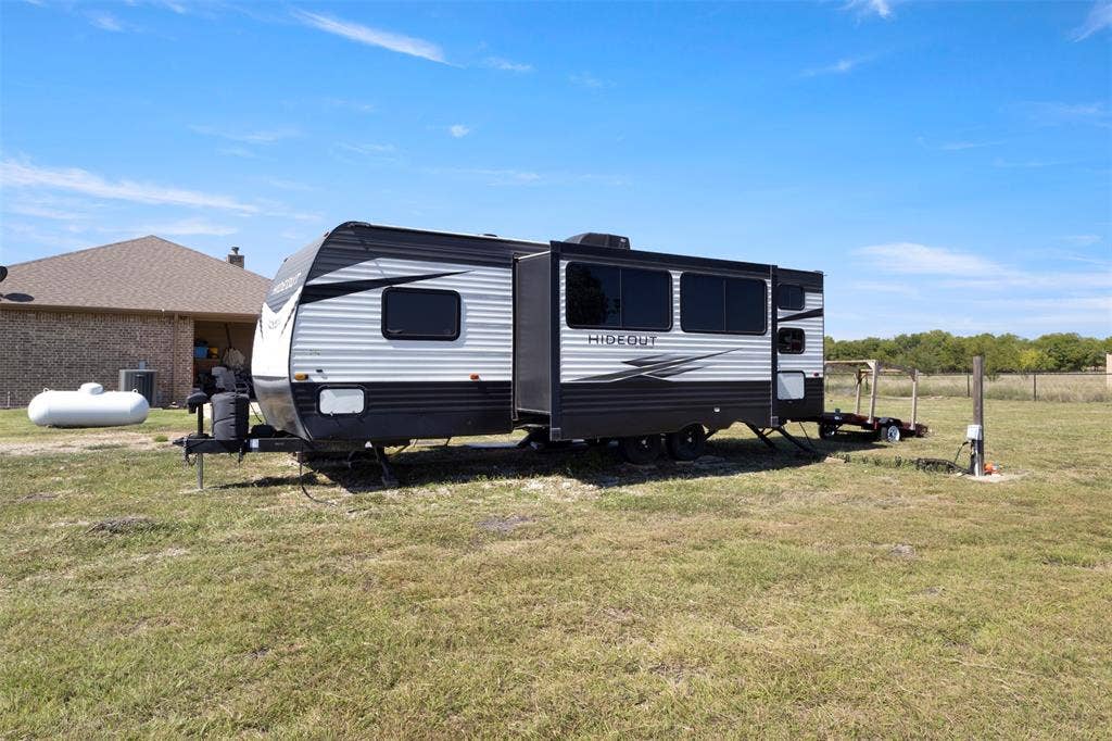 Full RV drive and hookup