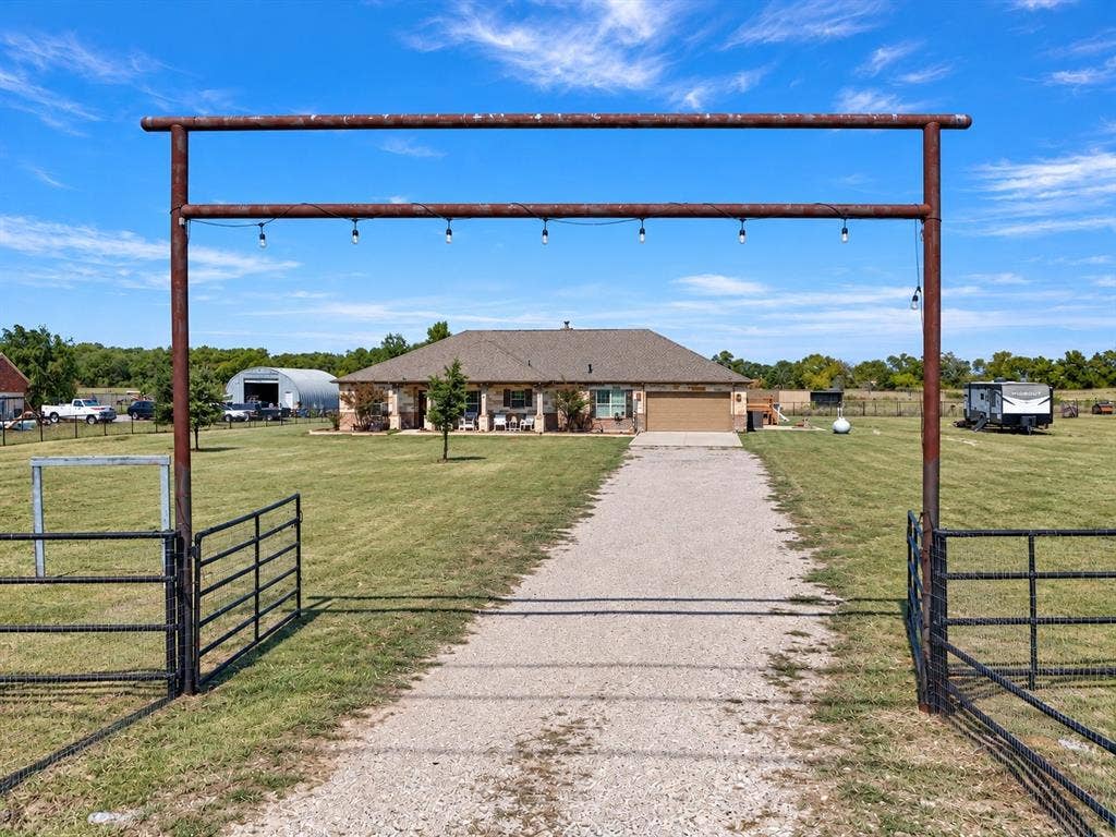 5715 Fm 547, Farmersville, TX 75442
