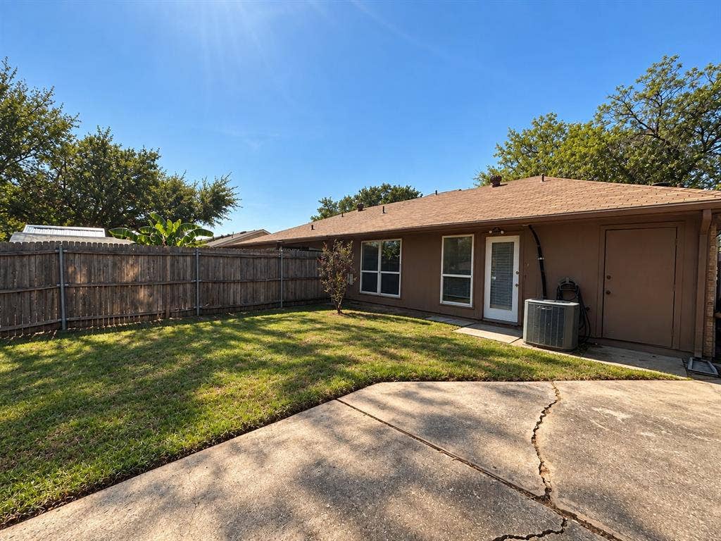 806 Blessing Creek Drive, Euless, TX 76039 806 Blessing Creek Drive, Euless, TX 76039