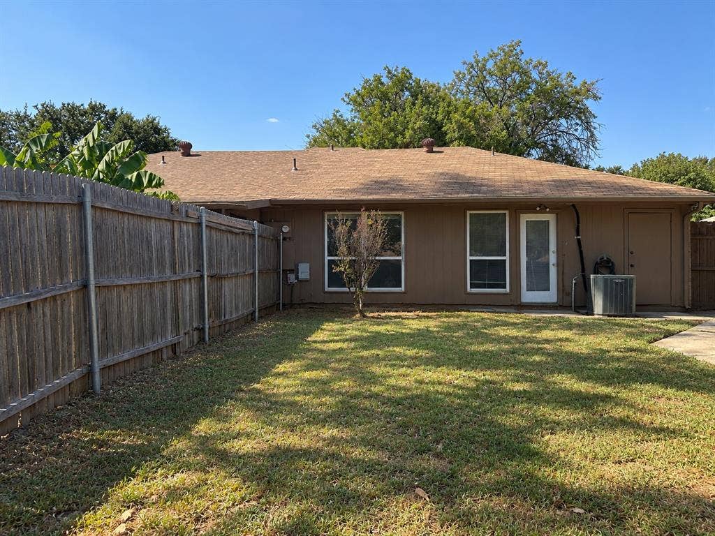 806 Blessing Creek Drive, Euless, TX 76039 806 Blessing Creek Drive, Euless, TX 76039