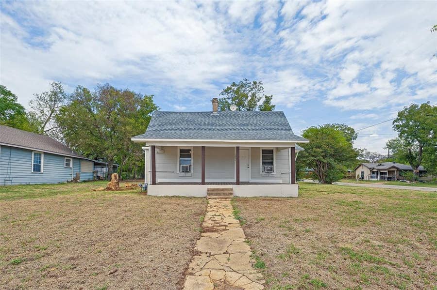 Property photo for 1801 W Bond Street, Denison, TX