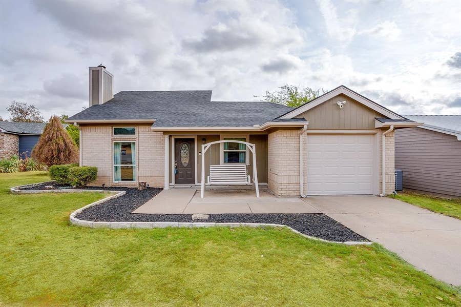 Property photo for 507 Heather Drive, Granbury, TX