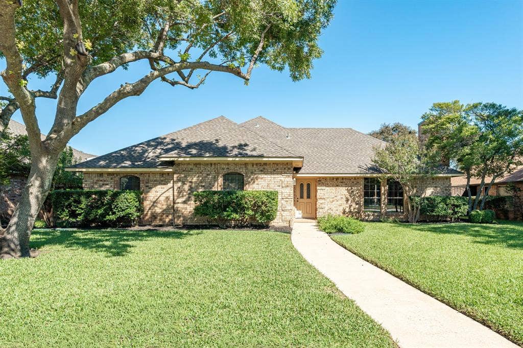 907 Rush Creek Drive, Allen, TX 75002