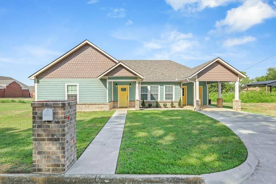 Property photo for 135 Spruce, Van, TX