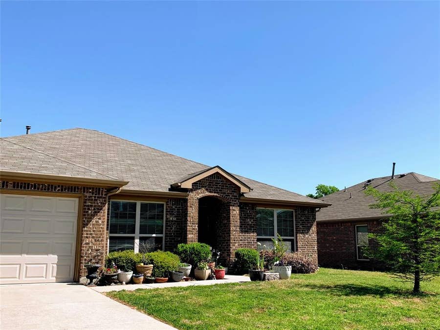 Property photo for 405 Sandy Lane, Little Elm, TX