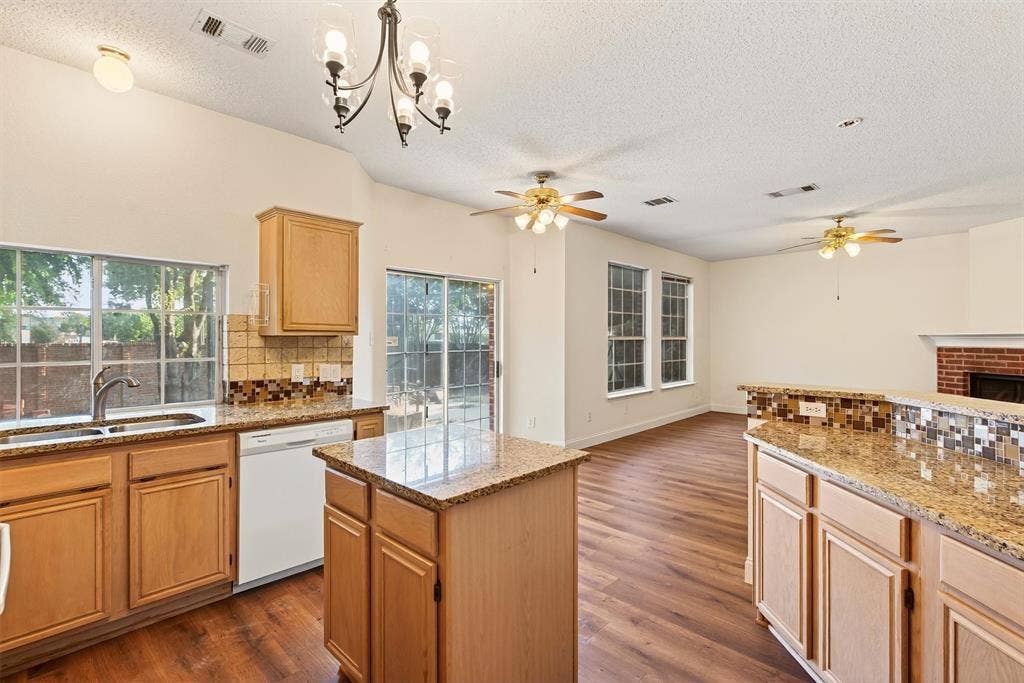 3100 Verbena Drive, Plano, TX 75075 3100 Verbena Drive, Plano, TX 75075