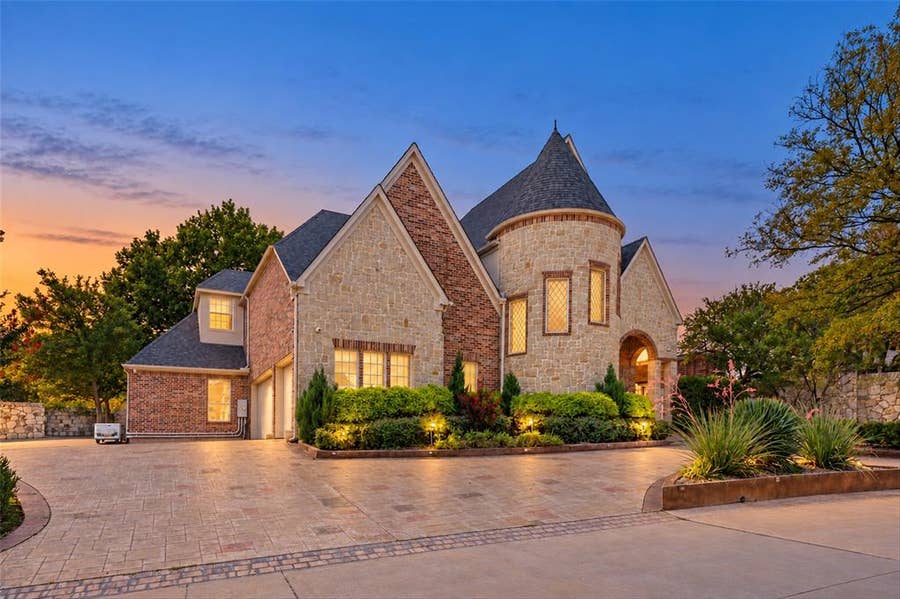 Property photo for 1900 Wilder Lane, Arlington, TX