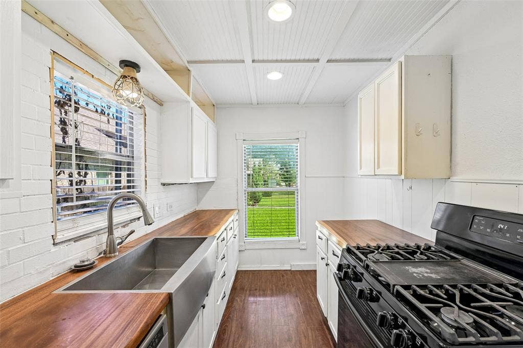 503 E Avenue F, Midlothian, TX 76065 503 E Avenue F, Midlothian, TX 76065