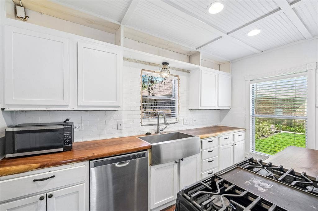 503 E Avenue F, Midlothian, TX 76065 503 E Avenue F, Midlothian, TX 76065