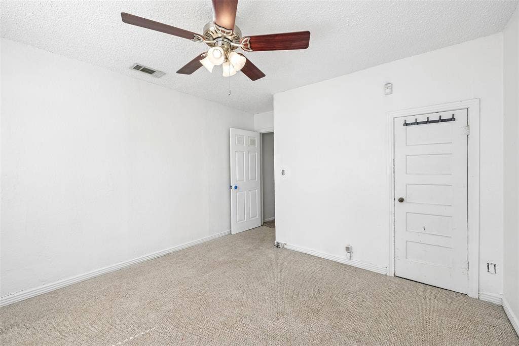 503 E Avenue F, Midlothian, TX 76065 503 E Avenue F, Midlothian, TX 76065