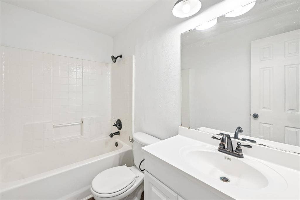 503 E Avenue F, Midlothian, TX 76065 503 E Avenue F, Midlothian, TX 76065