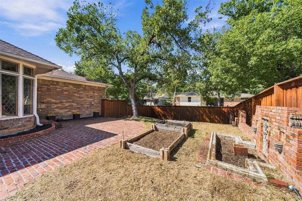 8311 Baumgarten Drive, Dallas, TX 75228